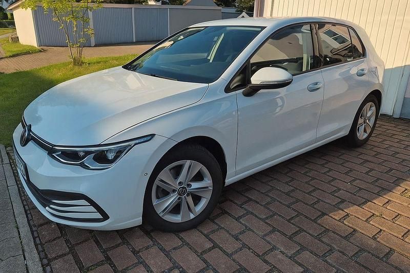 Weiß Gebraucht 2020 VW Golf VIII Limousine | 16.590 € (Superpreis) - Bild 1/4