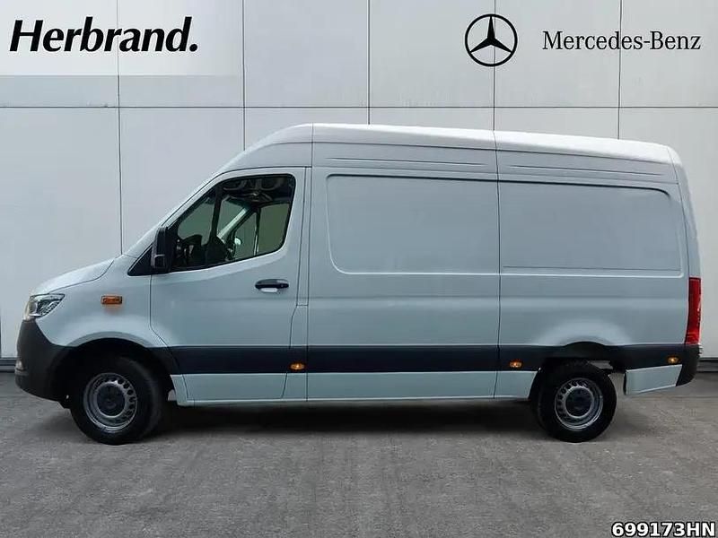Używany Mercedes Sprinter 170 KM (125 kW) 2024 Biały Van