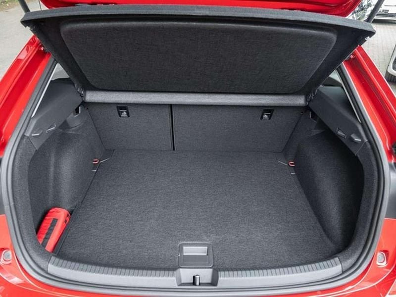 Gebraucht VW Taigo IQ Drive 110 PS (80 kW) 2024 Rot (kings red metallic) SUV