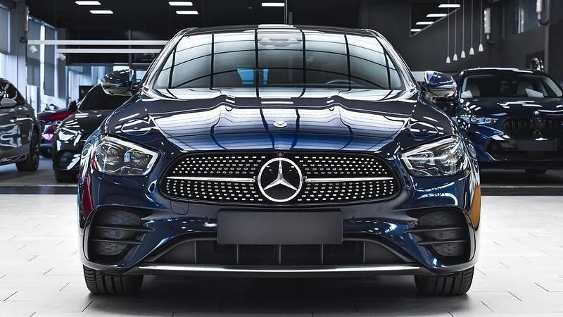 Cavansitblau metalliclack Gebraucht 2020 Mercedes E400 AMG line Limousine | 49.500 € - Bild 1/4