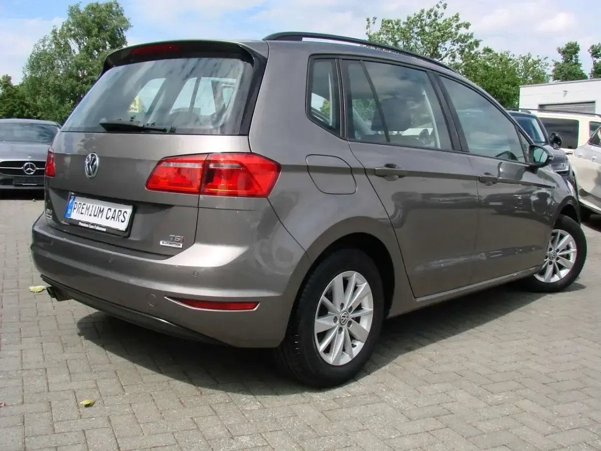 Gebraucht VW Golf VII Comfortline 125 PS (91 kW) 2015 Grau metallic Kleinwagen