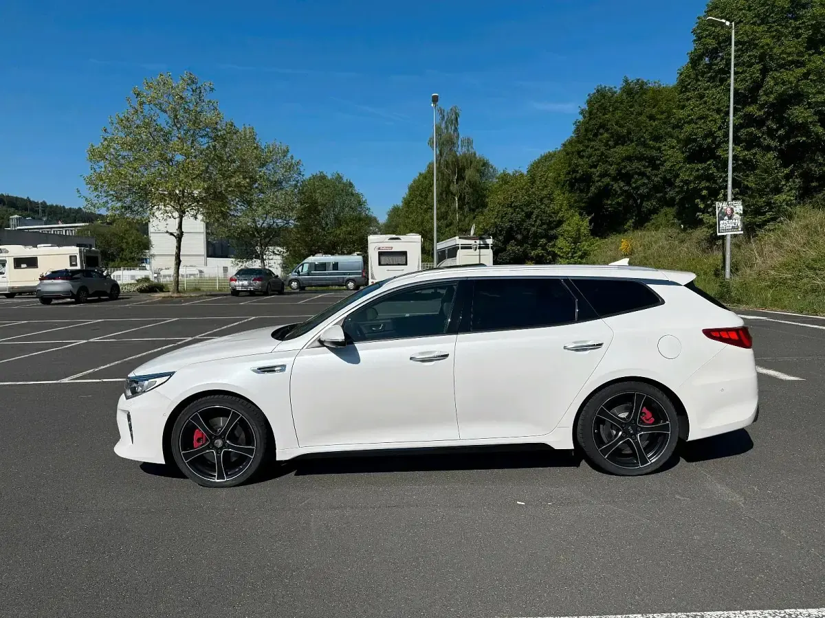 Gebraucht Kia Optima GT 245 PS (180 kW) 2016 Weiß Kombi