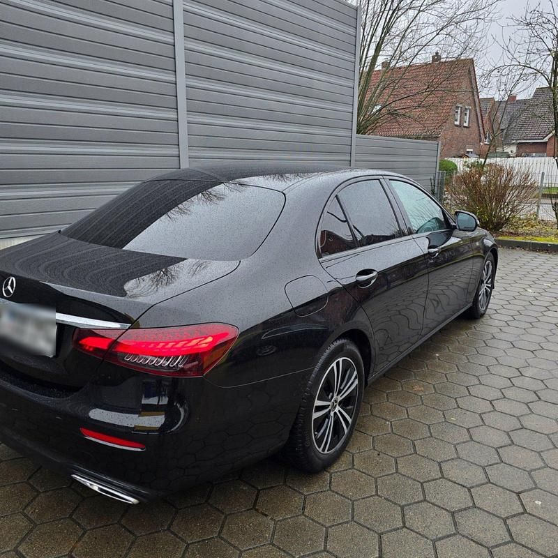 Gebraucht Mercedes E220 Avantgarde 197 PS (144 kW) 2021 Schwarz Limousine