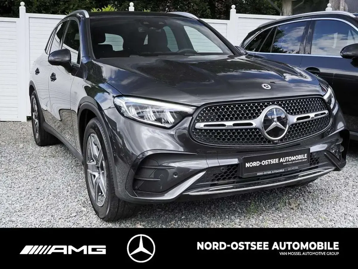 Gebraucht Mercedes GLC300 AMG 269 PS (197 kW) 2025 Graphitgrau metallic SUV