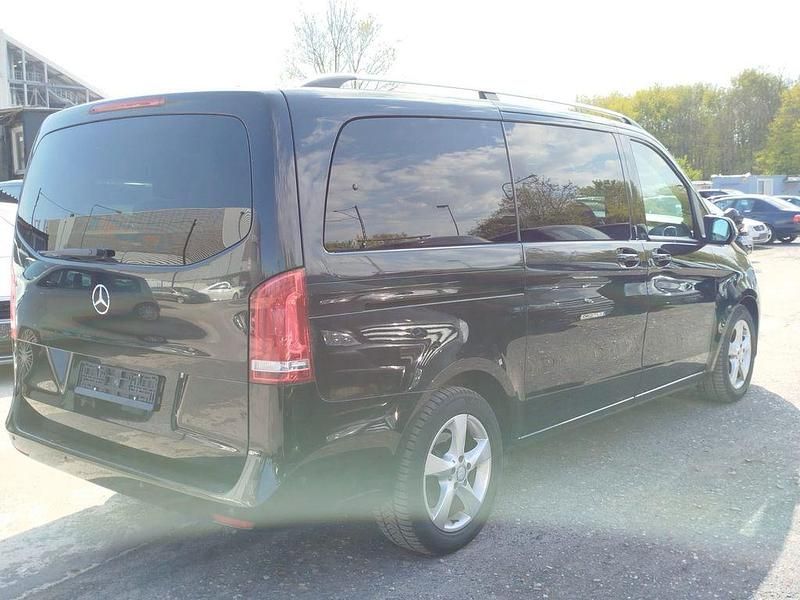 Gebraucht Mercedes V220 163 PS (119 kW) 2017 Schwarz Van / Kleinbus