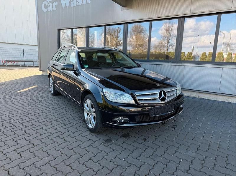 Gebraucht Mercedes C250 204 PS (150 kW) 2011 Schwarz Kombi