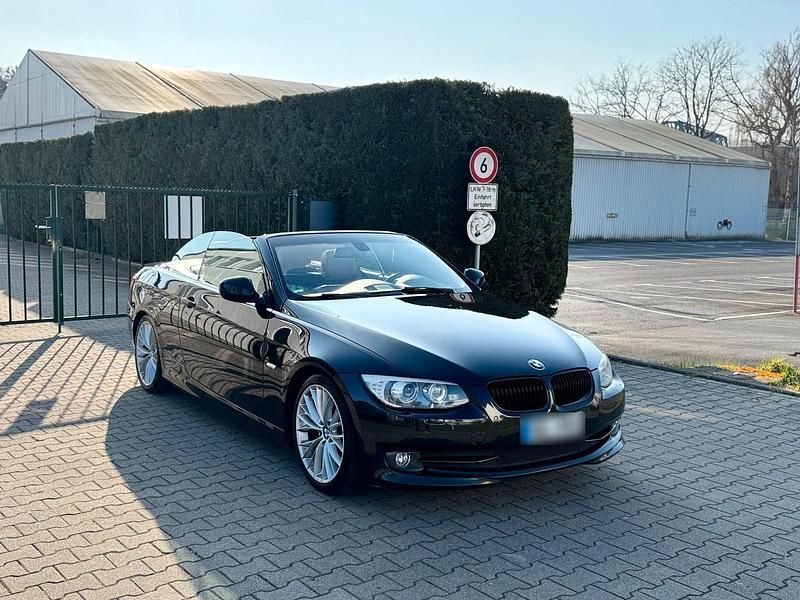 Gebraucht BMW 325 Cabriolet 204 PS (150 kW) 2012 Schwarz Cabrio