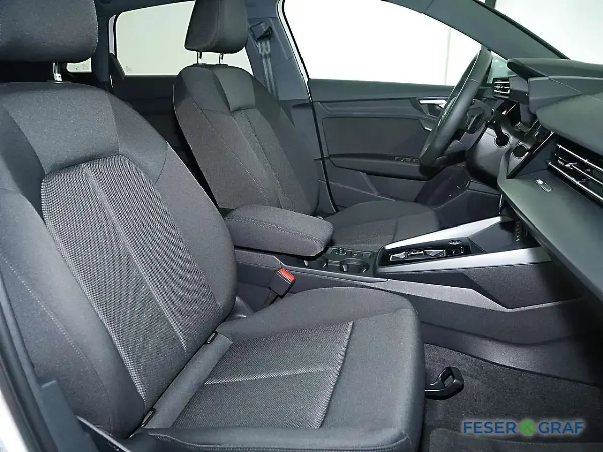 Gebraucht Audi A3 Ambiente 204 PS (150 kW) 2025 Gletscherweiß Kombi