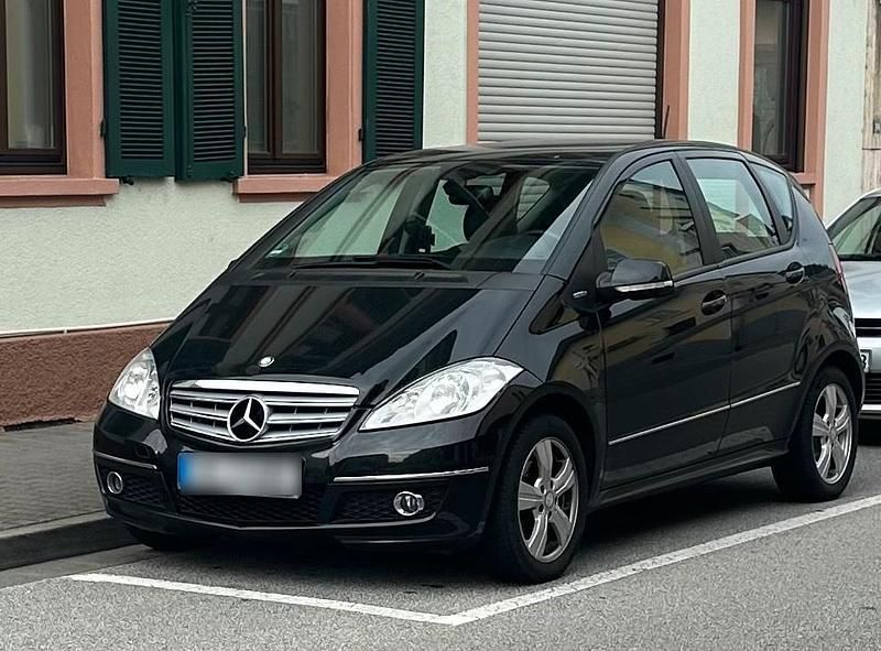 Schwarz Gebraucht 2011 Mercedes A160 Avantgarde Kleinwagen | 3.400 € (Guter Preis) - Bild 1/4