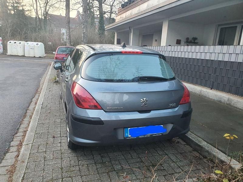 Gebraucht Peugeot 308 Tendance 109 PS (80 kW) 2008 Grau Limousine