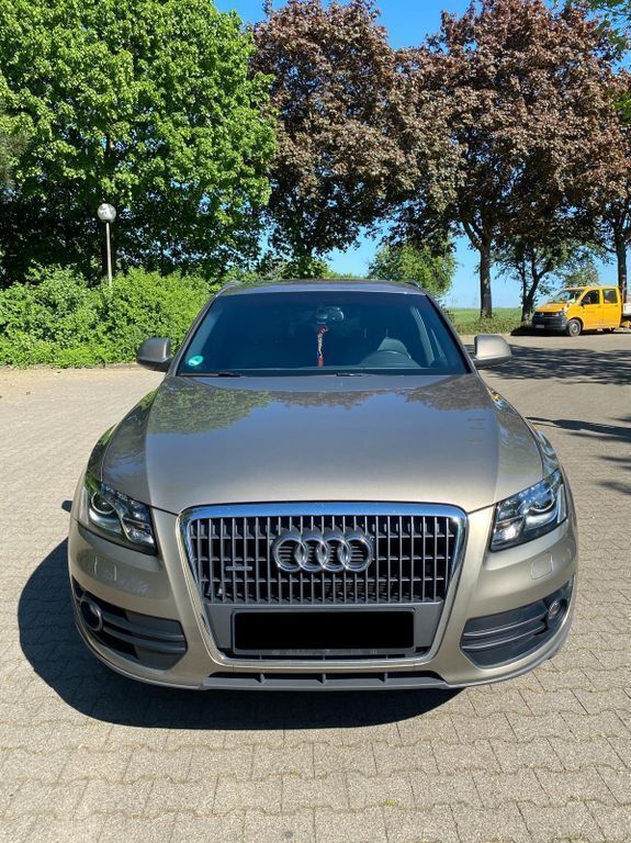 Beige Gebraucht 2010 Audi Q5 S-Line SUV | 12.000 € (Etwas zu teuer) - Bild 1/4