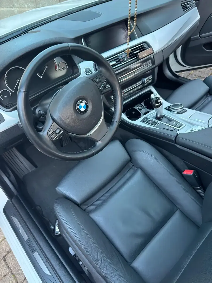 Gebraucht BMW 520 190 PS (139 kW) 2015 Weiß Kombi