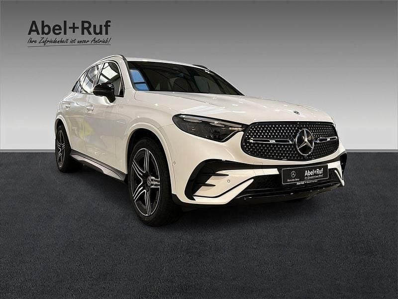 Gebraucht Mercedes GLC220 AMG 197 PS (144 kW) 2026 Weiß SUV