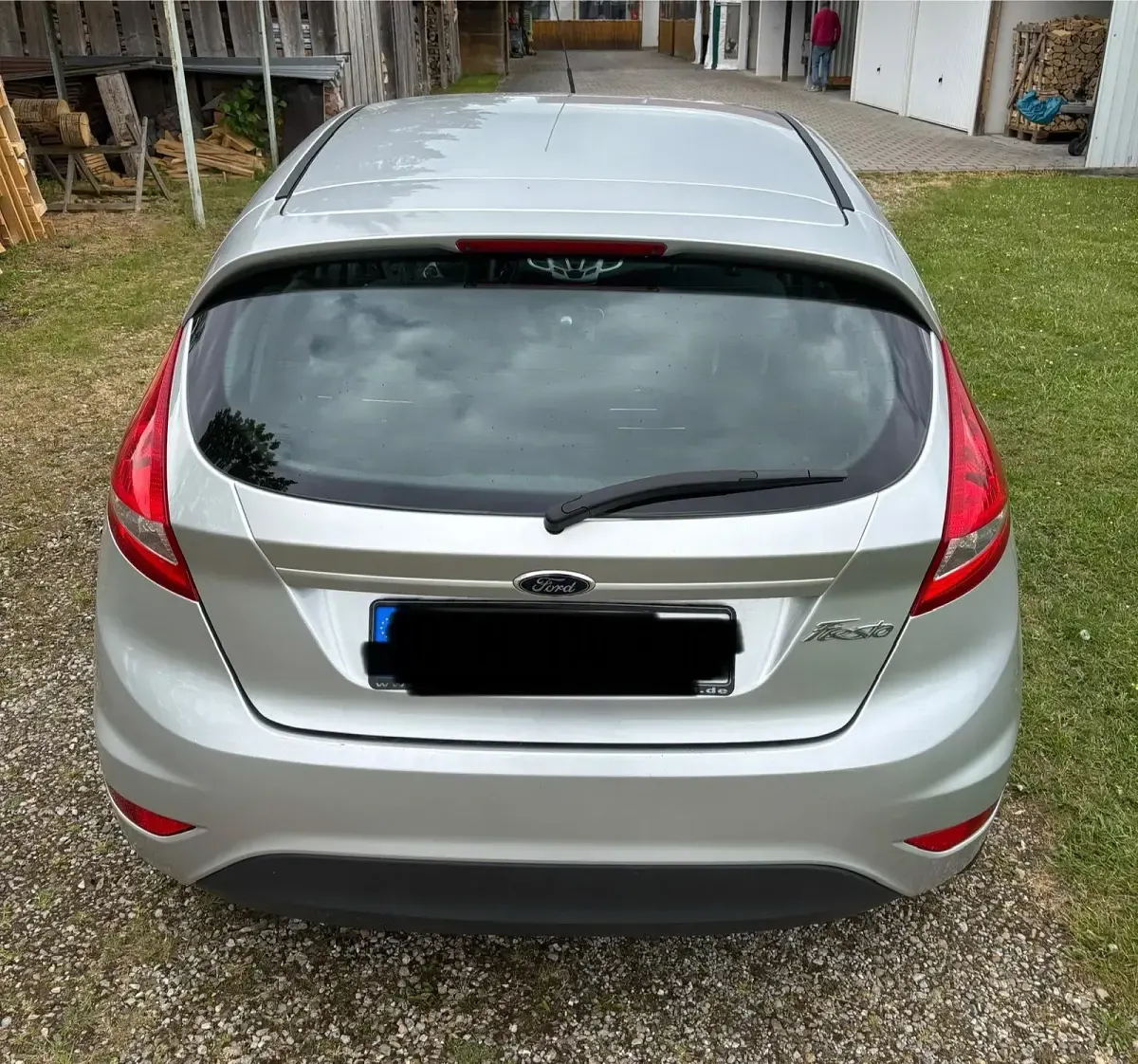 Gebraucht Ford Fiesta 95 PS (69 kW) 2012 Silber Limousine