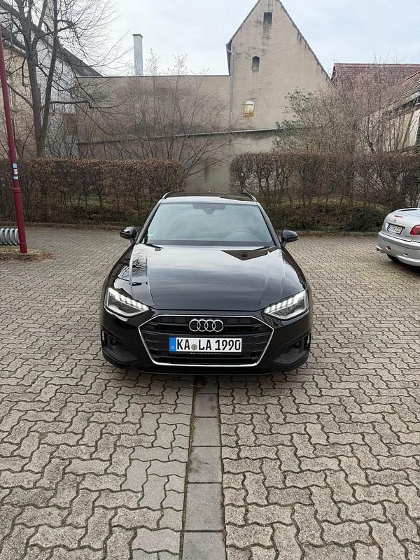 Schwarz Gebraucht 2019 Audi A4 Black Edition Kombi | 22.999 € (Fairer Preis) - Bild 1/4
