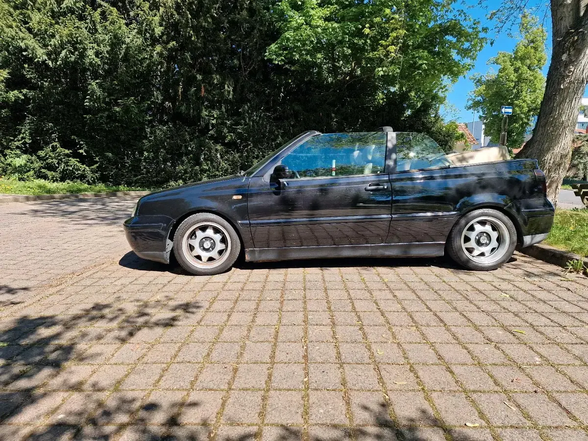 Gebraucht VW Golf Cabriolet 115 PS (84 kW) 1998 Schwarz Cabrio