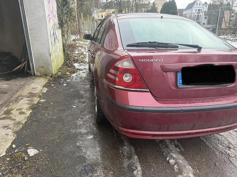 Gebraucht Ford Mondeo 145 PS (106 kW) 2005 Rot Limousine