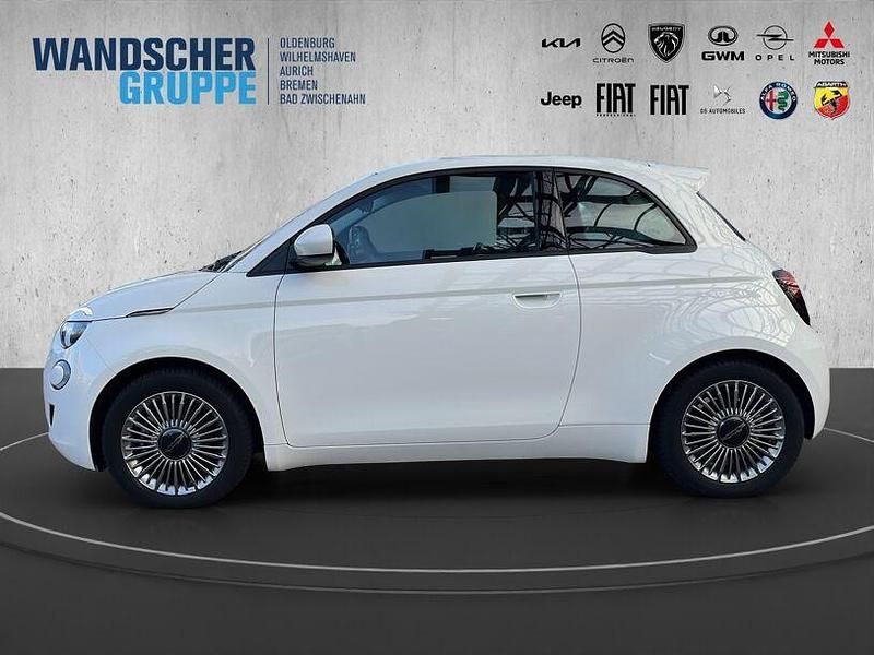 Gebraucht Fiat 500e Basis 86 kW (118 PS) 2023 Weißschwarz Kleinwagen