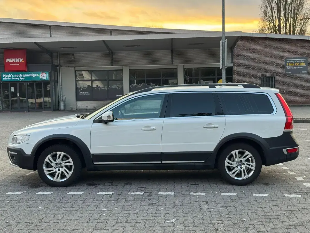 Gebraucht Volvo XC70 181 PS (133 kW) 2015 Weiß Kombi