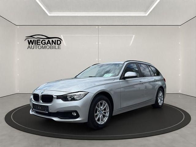 Silber Gebraucht 2017 BMW 318 Kombi | 11.950 € (Fairer Preis) - Bild 1/4