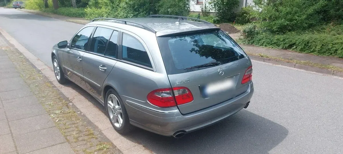Gebraucht Mercedes E320 Avantgarde 224 PS (164 kW) 2007 Grau Kombi