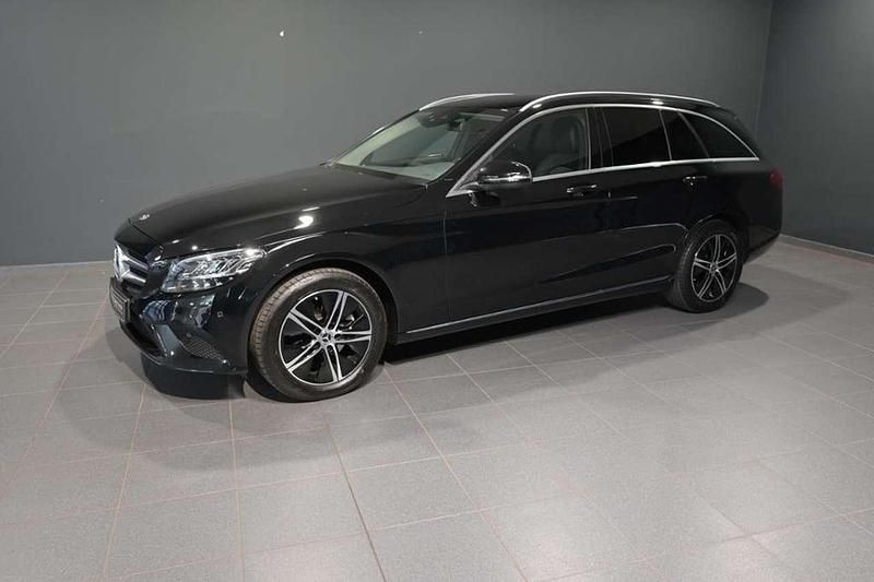Unilack schwarz Gebraucht 2021 Mercedes C220 Avantgarde Kombi | 26.700 € (Fairer Preis) - Bild 1/3