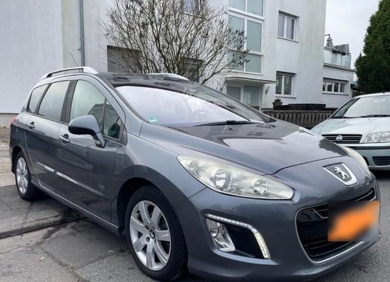 Gebraucht Peugeot 308 111 PS (81 kW) 2011 Silber Kombi