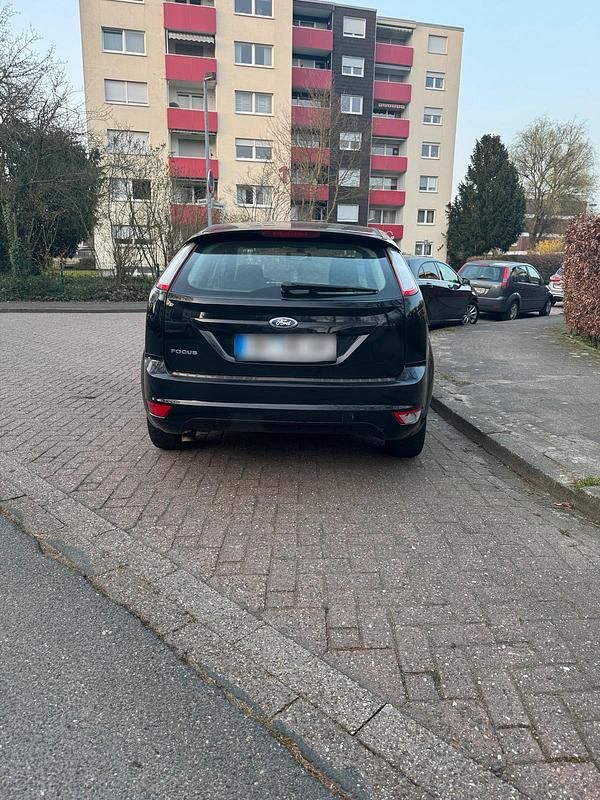 Second-hand Ford Focus 101 CP (74 kW) 2010 Negru Berlinǎ