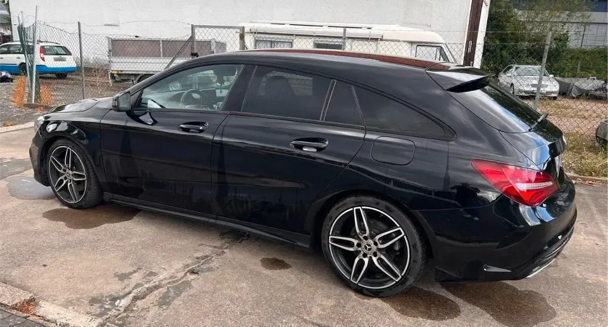Gebraucht Mercedes CLA220 AMG line 163 PS (119 kW) 2018 Schwarz Coupé
