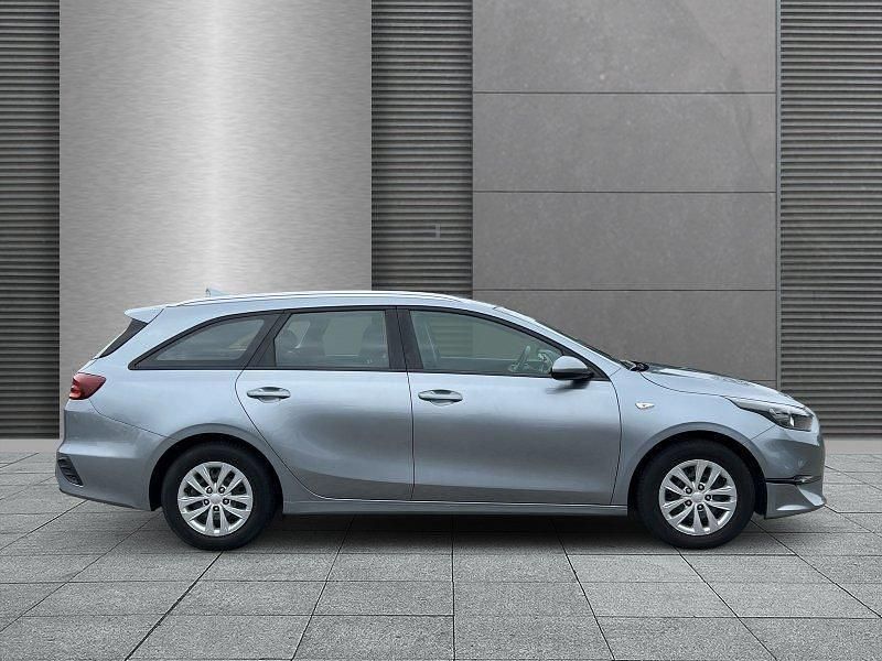 Silber metallic Gebraucht 2022 Kia Ceed Sportswagon Kombi | 16.890 € (Fairer Preis) - Bild 1/4