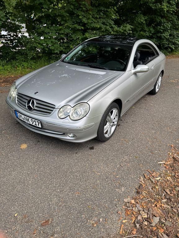 Silber Gebraucht 2004 Mercedes CLK320 Elegance Coupé | 7.600 € (Fairer Preis) - Bild 1/4