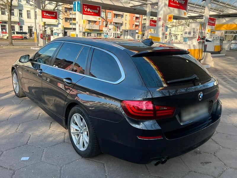 Gebraucht BMW 518 150 PS (110 kW) 2016 Grau Kombi