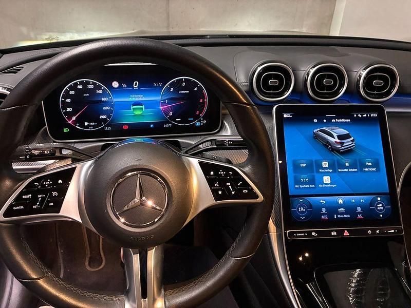 Gebraucht Mercedes C220 200 PS (147 kW) 2023 Grau Limousine