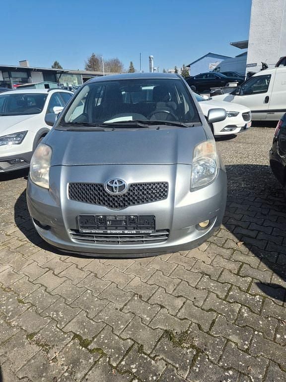 Gebraucht Toyota Yaris Team 87 PS (63 kW) 2008 Silber Kleinwagen