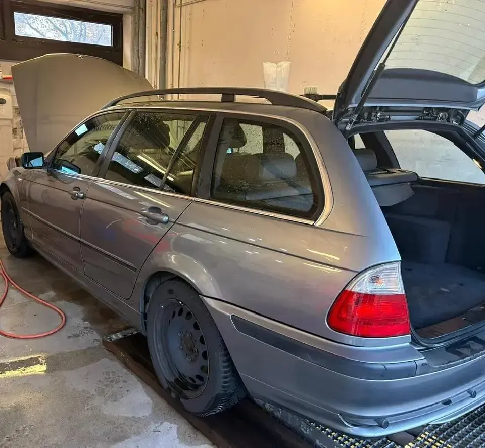Gebraucht BMW 320 170 PS (125 kW) 2005 Silber Kombi