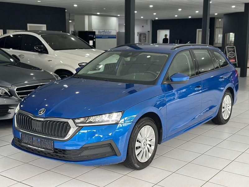 Blau Gebraucht 2021 Skoda Octavia Active Kombi | 14.990 € (Superpreis) - Bild 1/4
