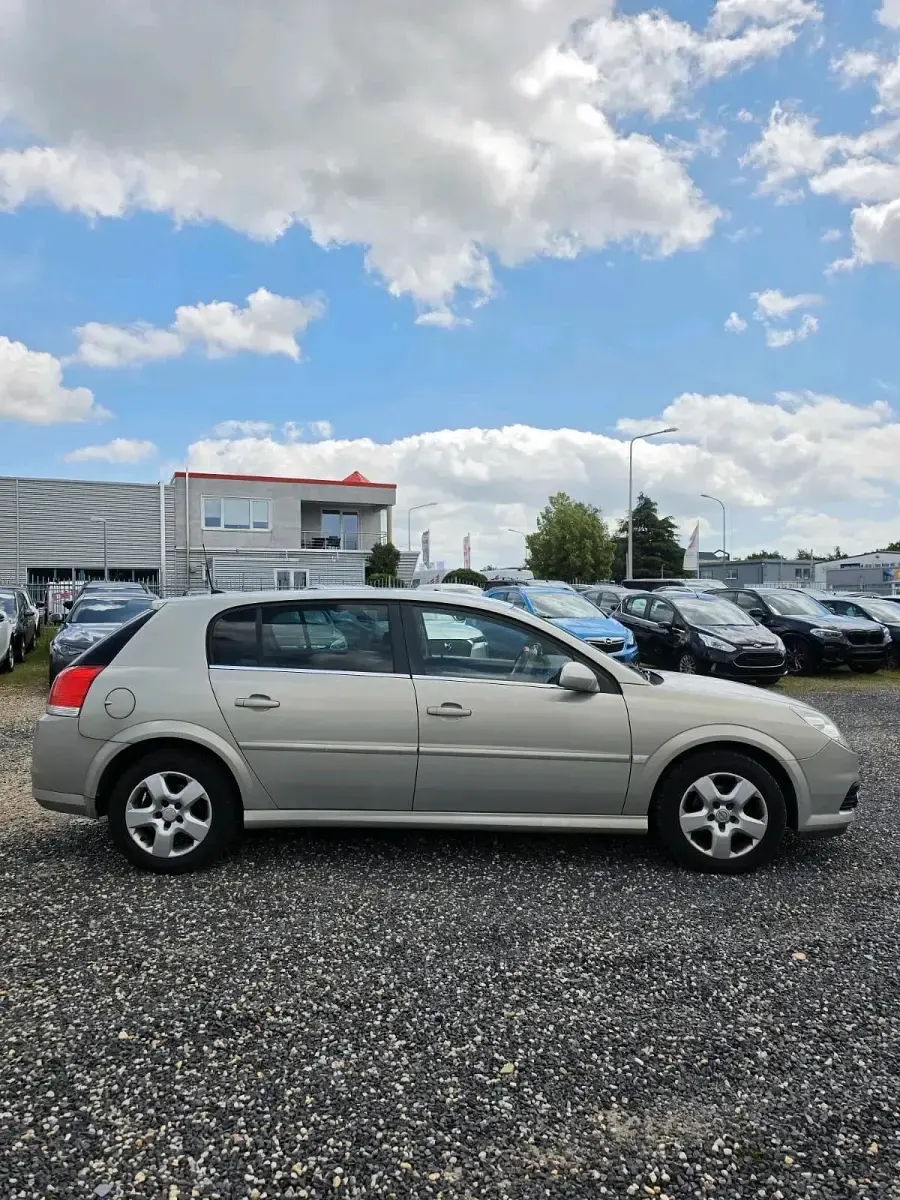 Gebraucht Opel Signum 101 PS (74 kW) 2007 Beige Kleinwagen