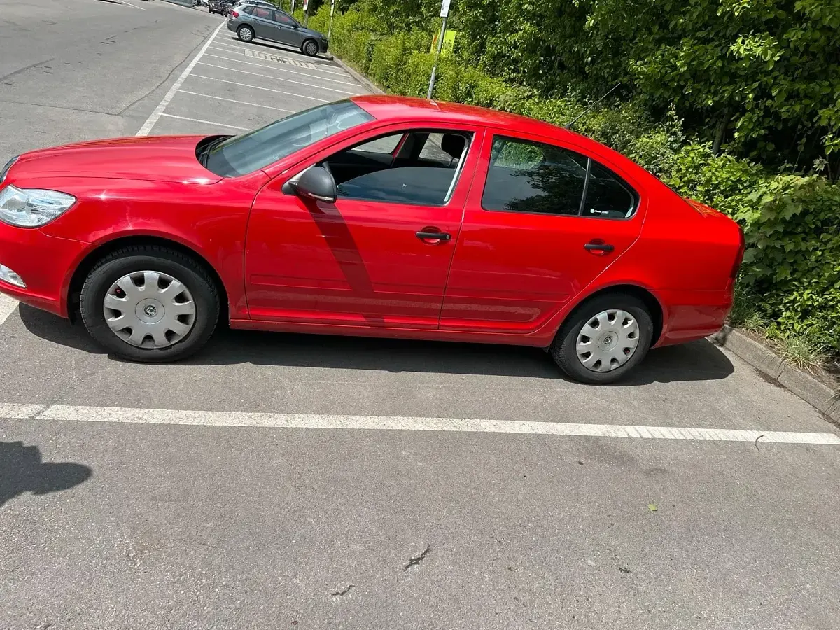Gebraucht Skoda Octavia 2009 Rot Limousine