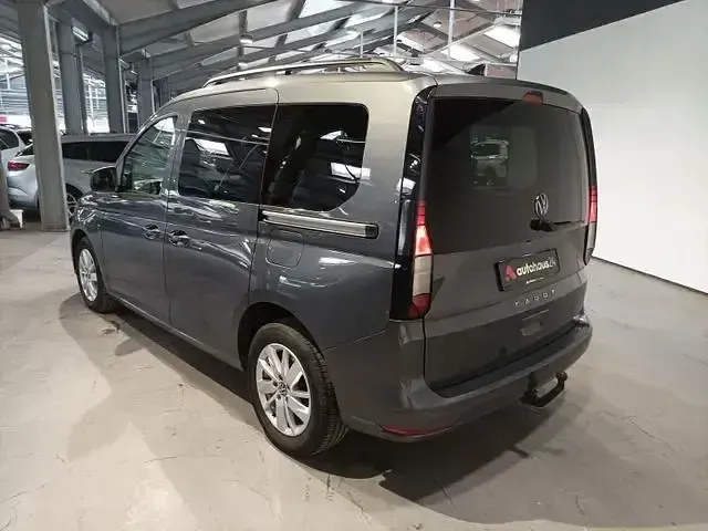 Usado VW Caddy Life 122 HP (89 kW) 2021 Cinzento Monovolume
