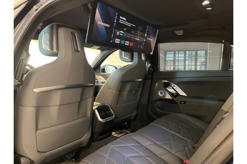 Blau Gebraucht 2022 BMW i7 Limousine | 95.160 € (Fairer Preis) - Bild 1/4