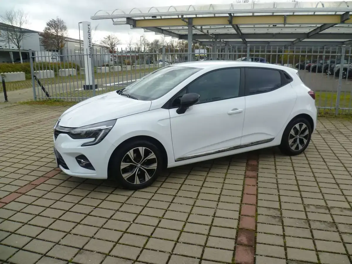 Gebraucht Renault Clio Evolution 91 PS (66 kW) 2023 Gletscherweiss Kleinwagen
