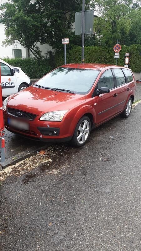 Orange Gebraucht 2006 Ford Focus Kombi | 600 € (Guter Preis) - Bild 1/4