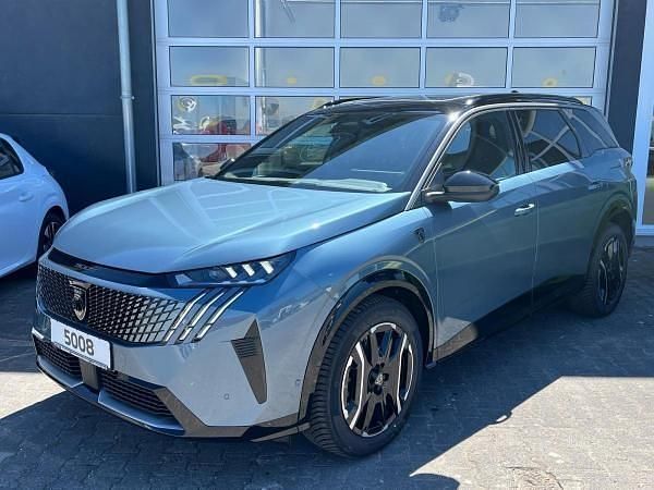 Blau (ingaro blau) Neu 2024 Peugeot e-5008 GT SUV | 55.950 € (Fairer Preis) - Bild 1/4