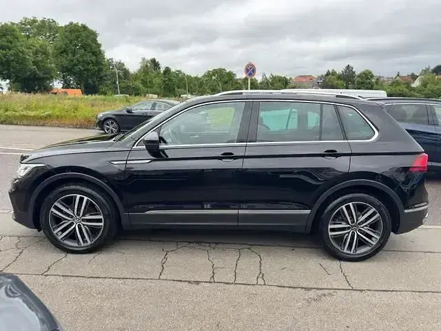 Gebraucht VW Tiguan Elegance 150 PS (110 kW) 2023 Schwarz SUV