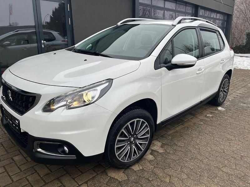 Weiß Gebraucht 2018 Peugeot 2008 Active SUV | 11.400 € (Fairer Preis) - Bild 1/4