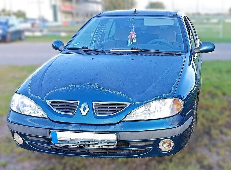 Blau Gebraucht 1999 Renault Mégane Expression Limousine | 1.500 € - Bild 1/4