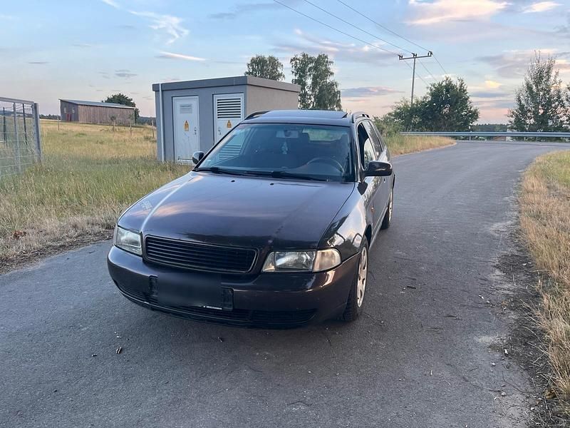 Braun Gebraucht 1996 Audi A4 Kombi | 1.700 € (Fairer Preis) - Bild 1/4