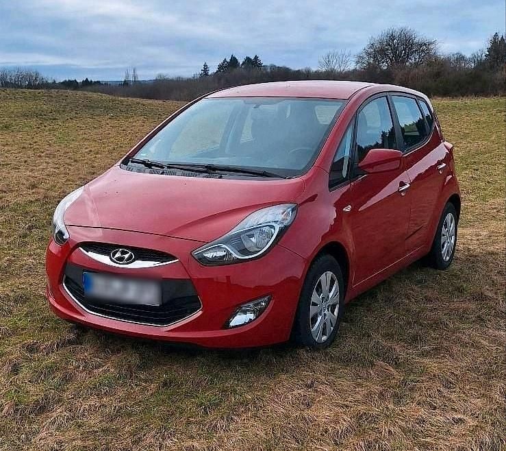 Gebraucht Hyundai ix20 90 PS (66 kW) 2014 Rot Kleinwagen