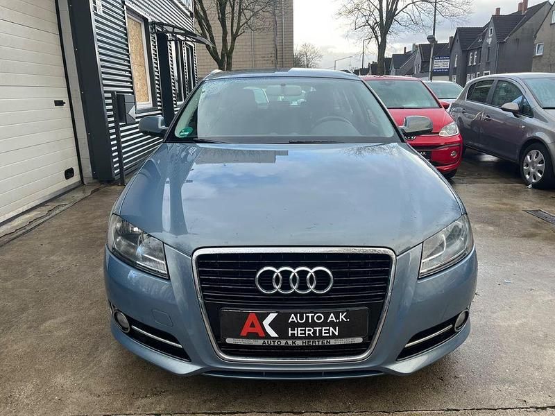 Gebraucht Audi A3 105 PS (77 kW) 2011 Blau Kleinwagen