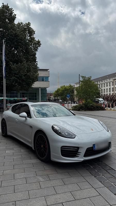 Weiß Gebraucht 2016 Porsche Panamera GTS Limousine | 46.800 € (Fairer Preis) - Bild 1/4
